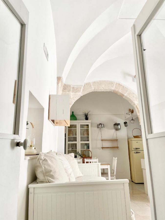Tetti Bianchi - Deva'S Suite Home Ostuni Exterior photo