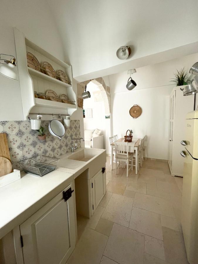 Tetti Bianchi - Deva'S Suite Home Ostuni Exterior photo